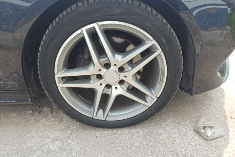 Used Mercedes-Benz E-Class 2015 E 320 L Sport Edition Right Front Wheel Hub