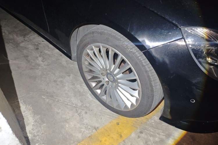 Used Mercedes-Benz E-Class 2015 E 260 L Right Front Wheel Hub