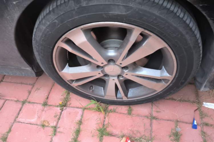Used Mercedes-Benz E-Class 2015 E 320 L Sport 4MATIC Right Front Wheel Hub