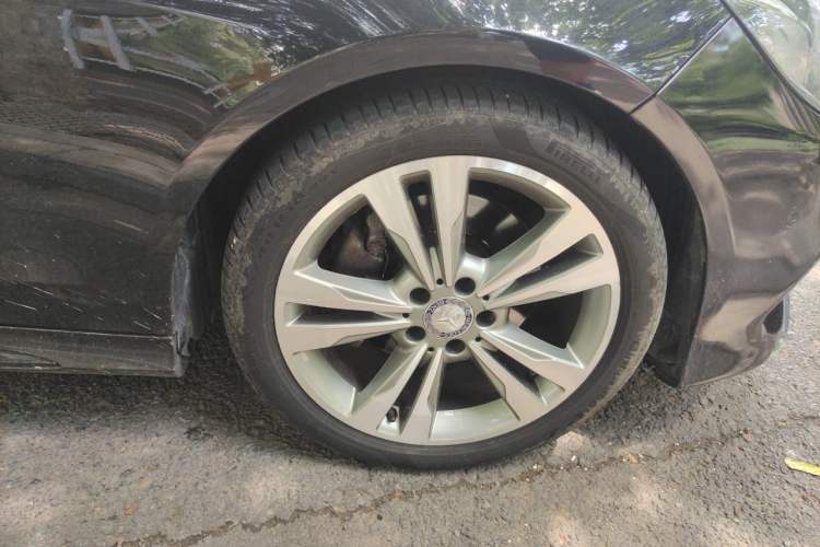Used Mercedes-Benz E-Class 2015 Restyled E 260 L Sport Edition Right Front Wheel Hub