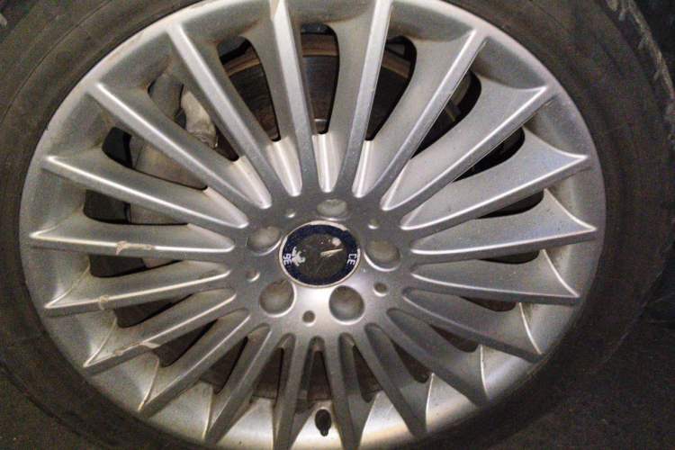 Used Mercedes-Benz E-Class 2015 Revised E 260 L Right Front Wheel Hub