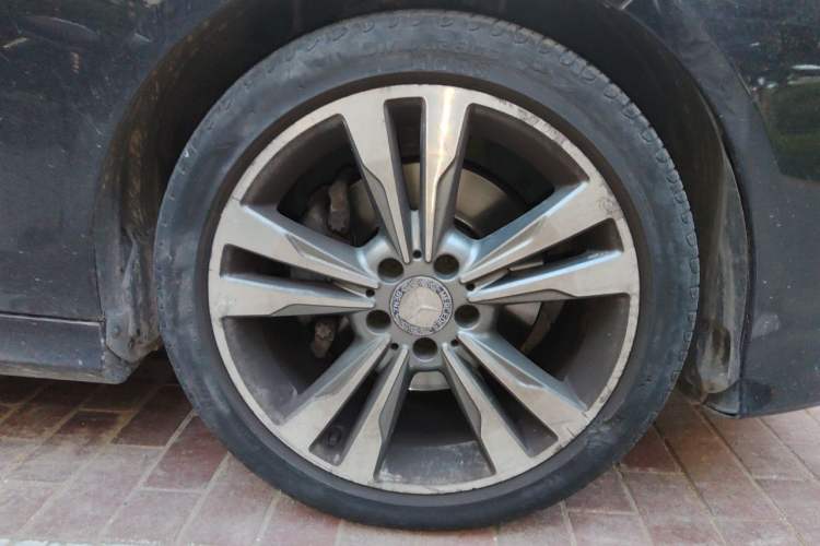 Used Mercedes-Benz E-Class 2015 E 260 L Sport Edition Right Front Wheel Hub