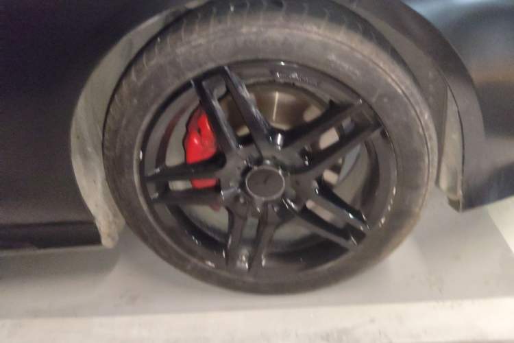 Used Mercedes-Benz E-Class 2015 E 260 L Sport Luxury Model Right Front Wheel Hub