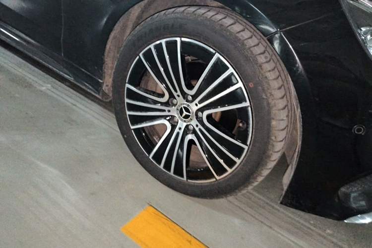 Used Mercedes-Benz E-Class 2015 Restyled E 260 L Sport Edition Right Front Wheel Hub