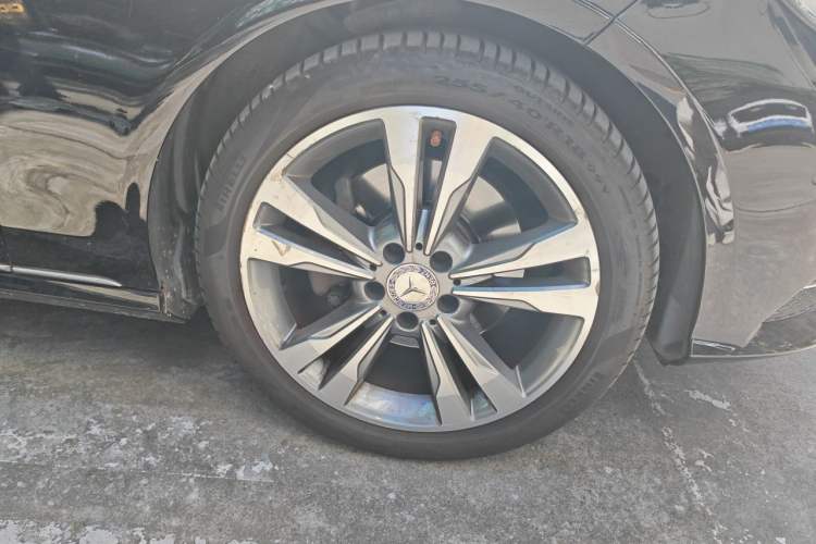 Used Mercedes-Benz E-Class 2015 E 200 L Sport Edition Right Front Wheel Hub