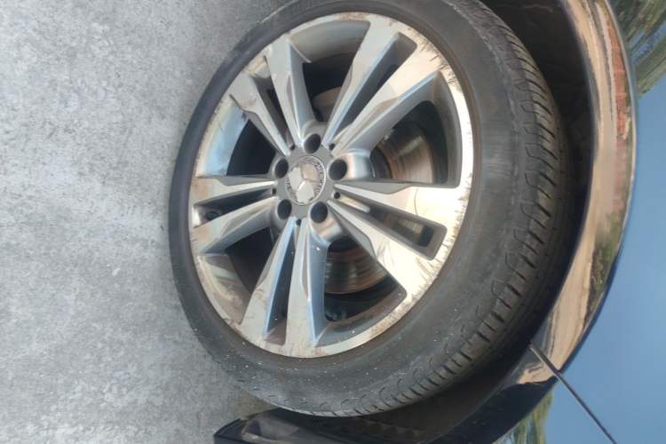 Used Mercedes-Benz E-Class 2015 E 260 L Sport Edition Right Front Wheel Hub