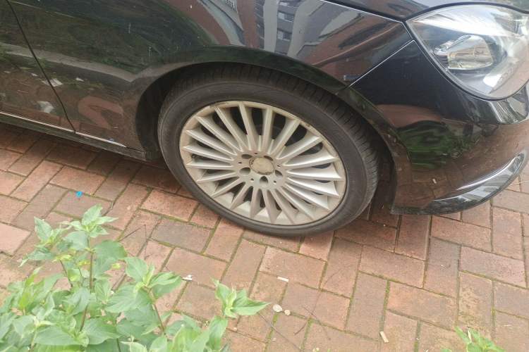 Used Mercedes-Benz E-Class 2015 Revised E 260 L Right Front Wheel Hub