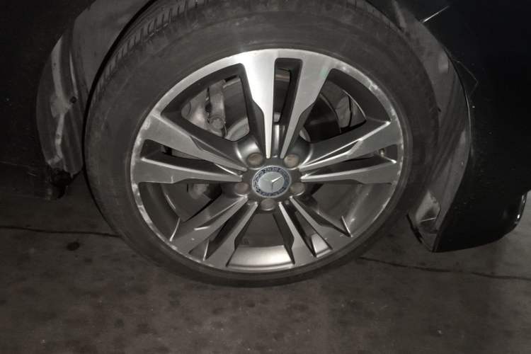 Used Mercedes-Benz E-Class 2015 E 200 L Sport Edition Right Front Wheel Hub