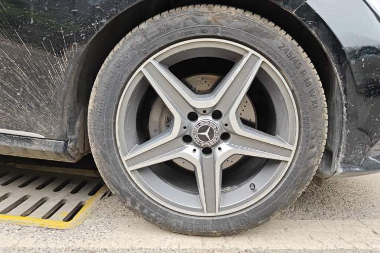 Used Mercedes-Benz E-Class 2015 E 260 L Right Front Wheel Hub