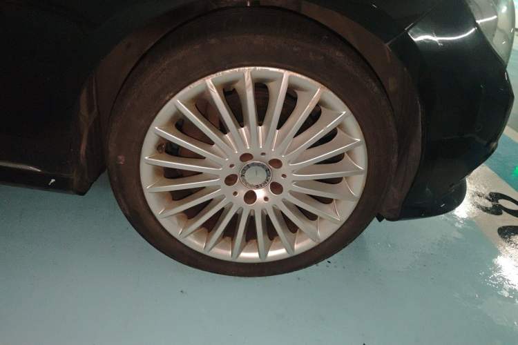 Used Mercedes-Benz E-Class 2015 Facelift E 200 L Right Front Wheel Hub
