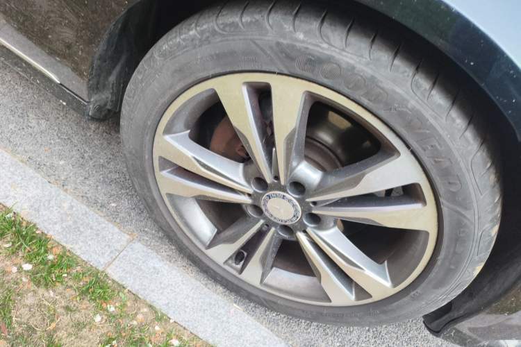 Used Mercedes-Benz E-Class 2015 Revised E 180 L Sport Edition Right Front Wheel Hub