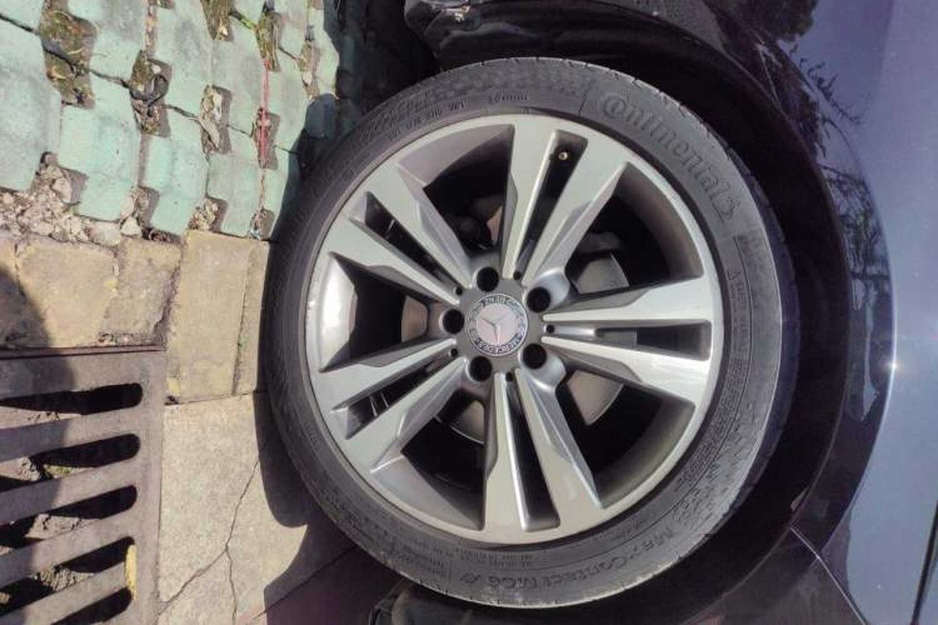 Used Mercedes-Benz E-Class 2015 E 260 L Sport Edition Right Front Wheel Hub