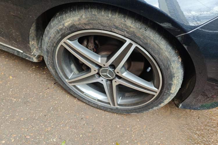 Used Mercedes-Benz E-Class 2015 Facelift E 200 L Right Front Wheel Hub