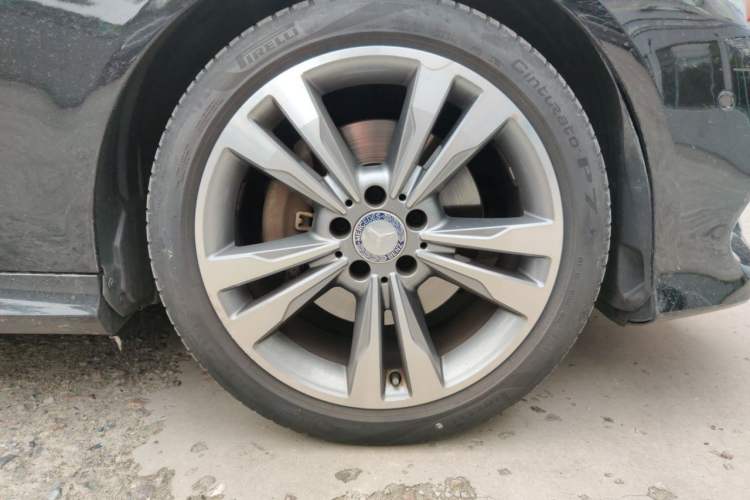 Used Mercedes-Benz E-Class 2015 Restyled E 260 L Sport Edition Right Front Wheel Hub