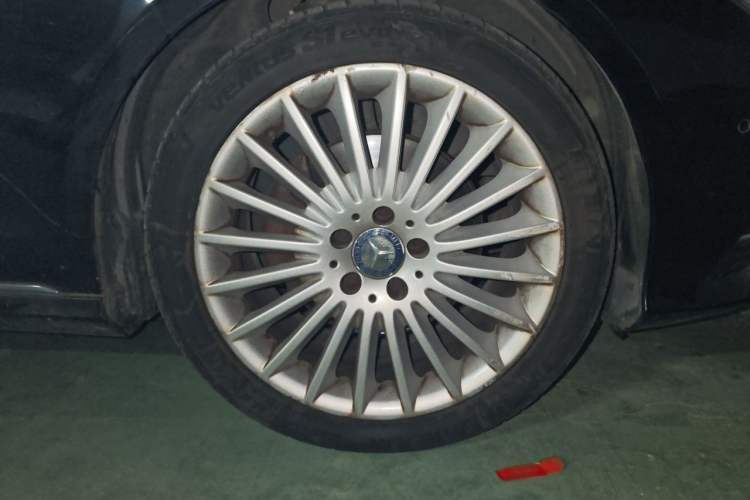 Used Mercedes-Benz E-Class 2015 Facelift E 200 L Right Front Wheel Hub