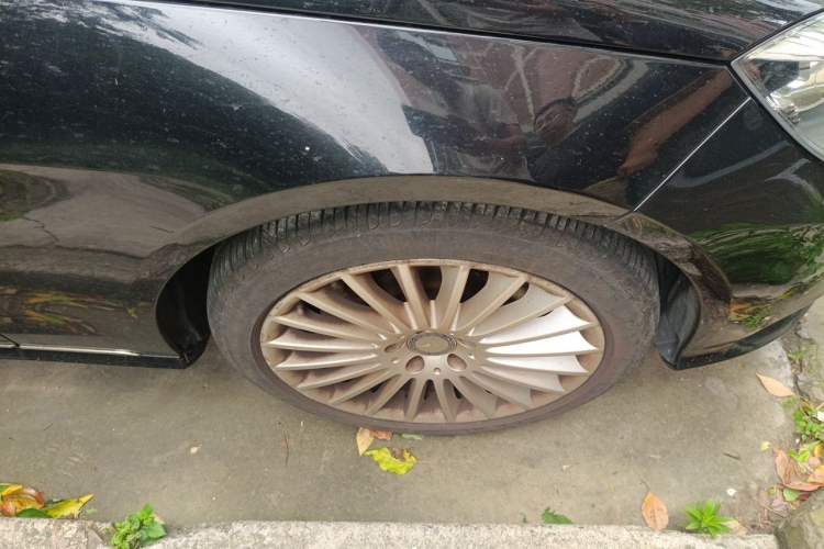 Used Mercedes-Benz E-Class 2015 Facelift E 200 L Right Front Wheel Hub