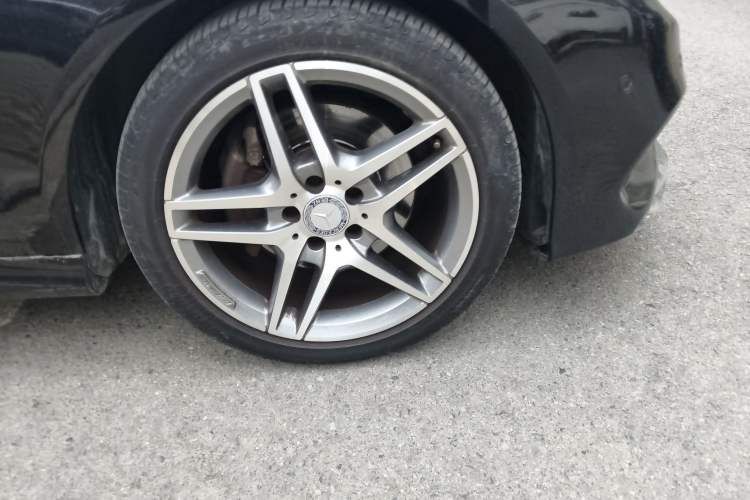 Used Mercedes-Benz E-Class 2015 E 260 L Sport Luxury Model Right Front Wheel Hub
