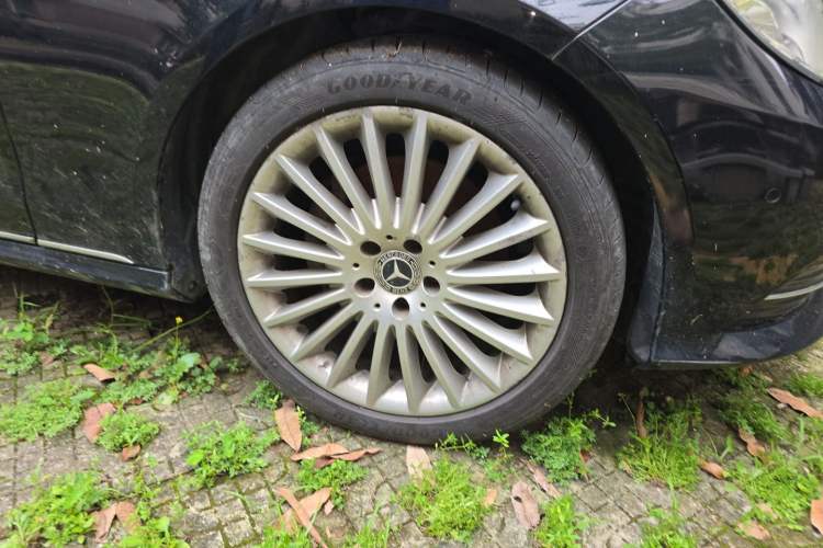 Used Mercedes-Benz E-Class 2015 E 200 L Right Front Wheel Hub