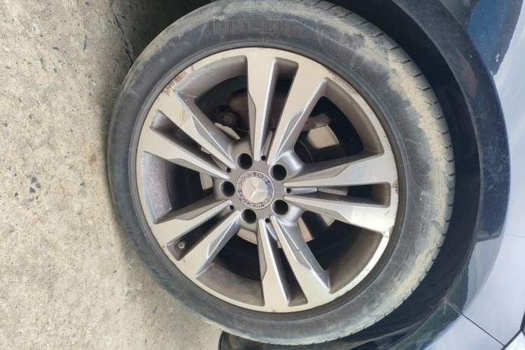 Used Mercedes-Benz E-Class 2015 E 260 L Sport Luxury Model Right Front Wheel Hub