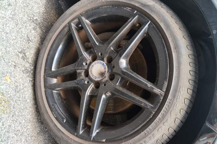 Used Mercedes-Benz E-Class 2015 Restyled E 260 L Sport Edition Right Front Wheel Hub