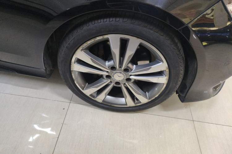 Used Mercedes-Benz E-Class 2015 Facelift E 200 L Sport Edition Right Front Wheel Hub