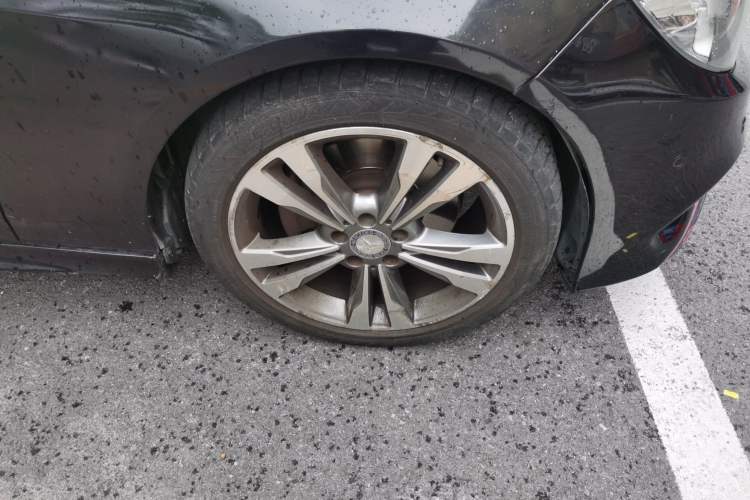 Used Mercedes-Benz E-Class 2015 Facelift E 200 L Sport Edition Right Front Wheel Hub