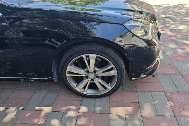 Used Mercedes-Benz E-Class 2015 E 320 L 4MATIC Right Front Wheel Hub