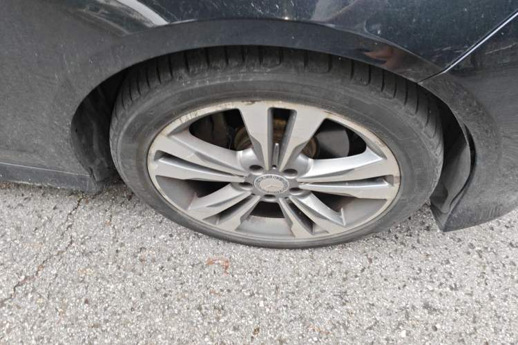Used Mercedes-Benz E-Class 2015 E 200 L Sport Edition Right Front Wheel Hub