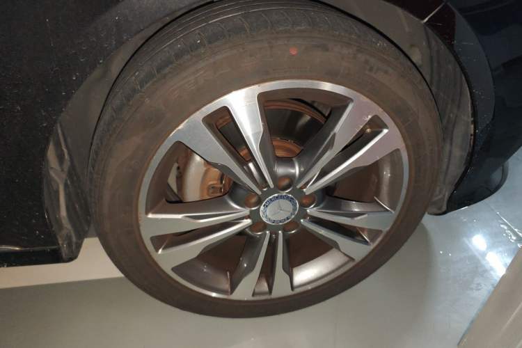 Used Mercedes-Benz E-Class 2015 Facelift E 180 L Right Front Wheel Hub