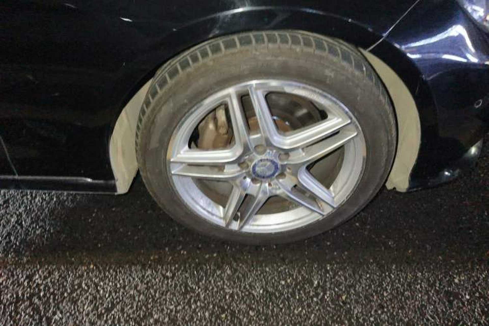 Used Mercedes-Benz E-Class 2015 E 400 L Hybrid Right Front Wheel Hub