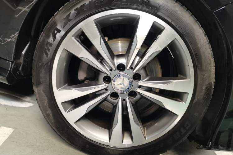 Used Mercedes-Benz E-Class 2015 Restyled E 260 L Sport Edition Right Front Wheel Hub