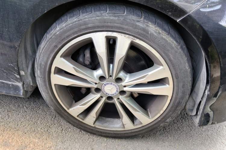 Used Mercedes-Benz E-Class 2015 E 260 L Sport Edition Right Front Wheel Hub