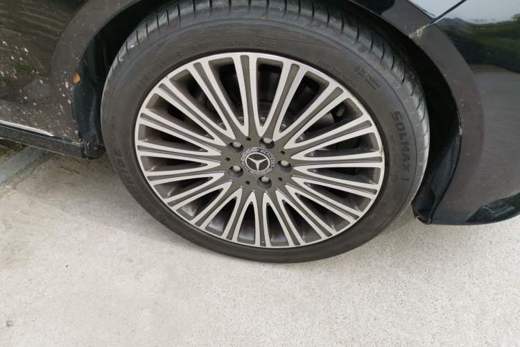Used Mercedes-Benz E-Class 2015 E 260 L Right Front Wheel Hub