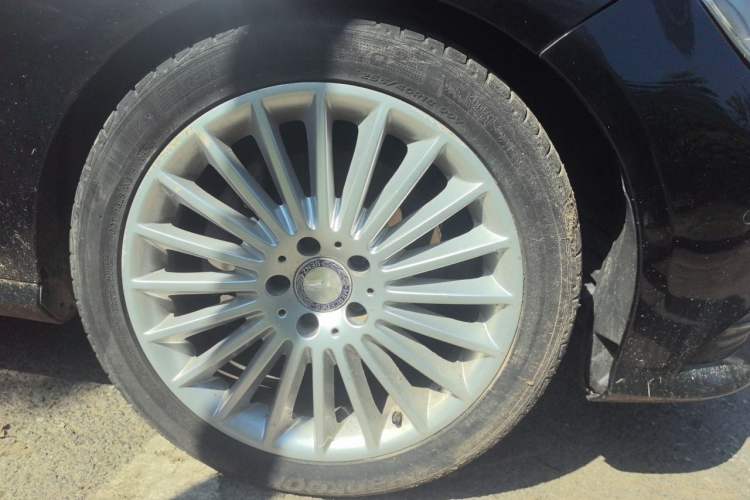 Used Mercedes-Benz E-Class 2015 E 200 L Right Front Wheel Hub