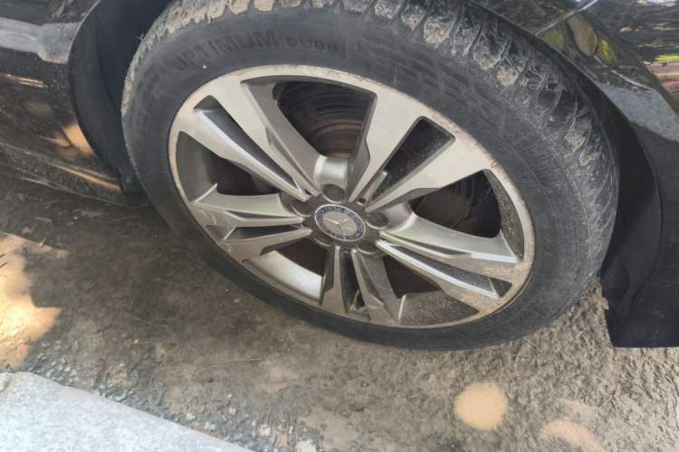 Used Mercedes-Benz E-Class 2015 E 260 L Sport & Fashion Model Right Front Wheel Hub