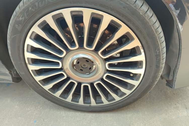 Used Mercedes-Benz E-Class 2015 E 320 L Sport 4MATIC Right Front Wheel Hub