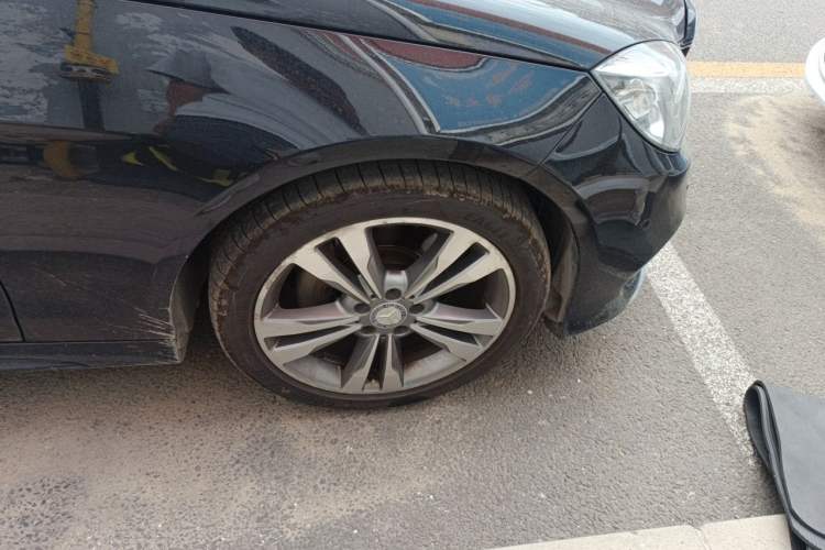 Used Mercedes-Benz E-Class 2015 E 260 L Sport Edition Right Front Wheel Hub
