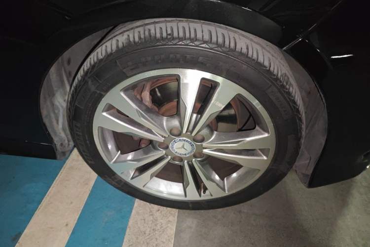 Used Mercedes-Benz E-Class 2015 Restyled E 260 L Sport Edition Right Front Wheel Hub