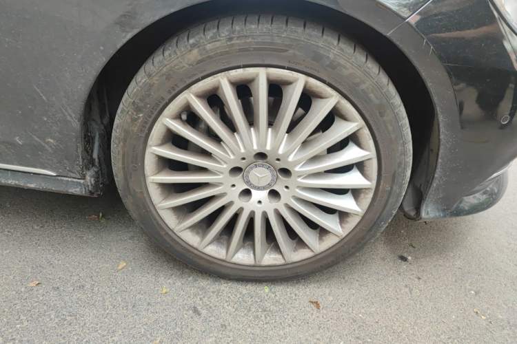 Used Mercedes-Benz E-Class 2015 Facelift E 180 L Right Front Wheel Hub