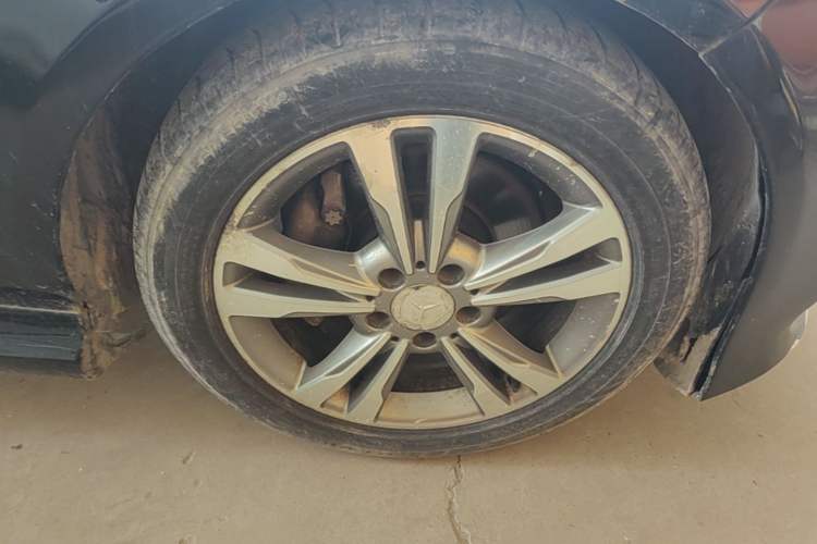 Used Mercedes-Benz E-Class 2015 E 260 L Sport Edition Right Front Wheel Hub