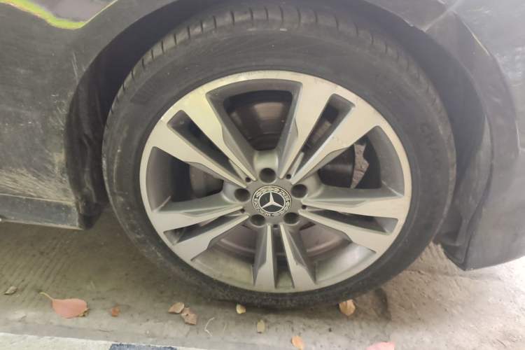 Used Mercedes-Benz E-Class 2015 Restyled E 260 L Sport Edition Right Front Wheel Hub