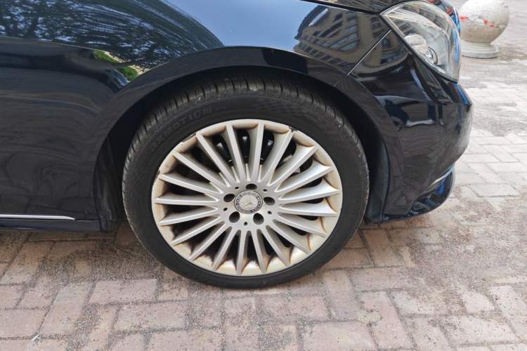 Used Mercedes-Benz E-Class 2015 Facelift E 200 L Right Front Wheel Hub