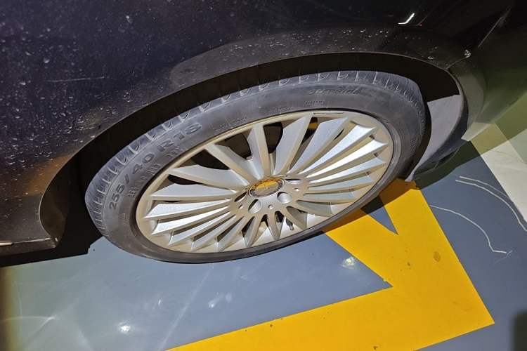Used Mercedes-Benz E-Class 2015 E 260 L Right Front Wheel Hub
