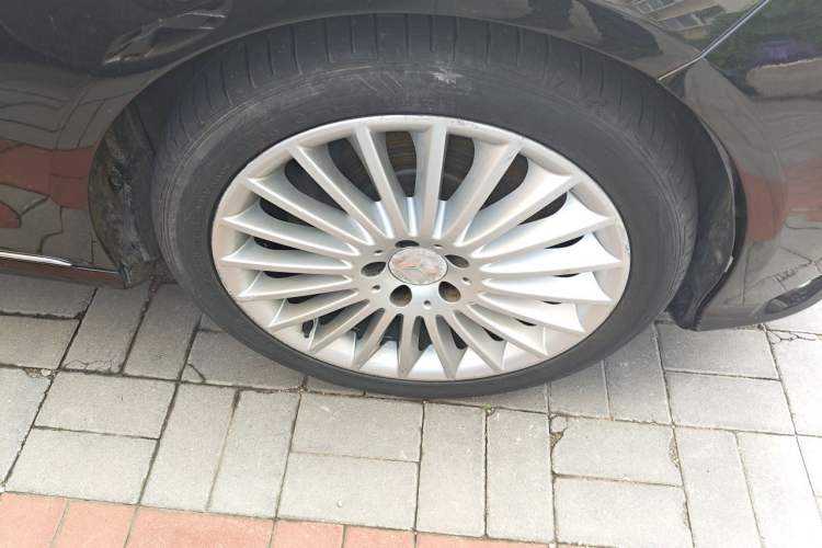 Used Mercedes-Benz E-Class 2015 Facelift E 200 L Right Front Wheel Hub