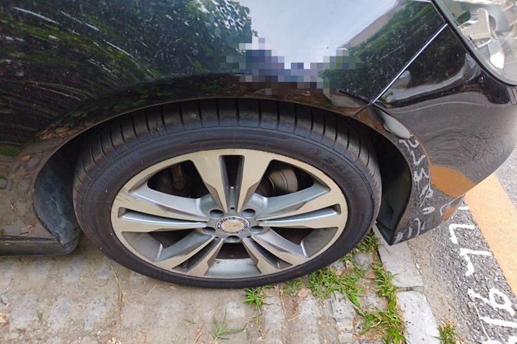 Used Mercedes-Benz E-Class 2015 Facelift E 200 L Sport Edition Right Front Wheel Hub