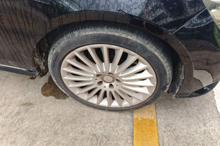Used Mercedes-Benz E-Class 2015 E 200 L Right Front Wheel Hub