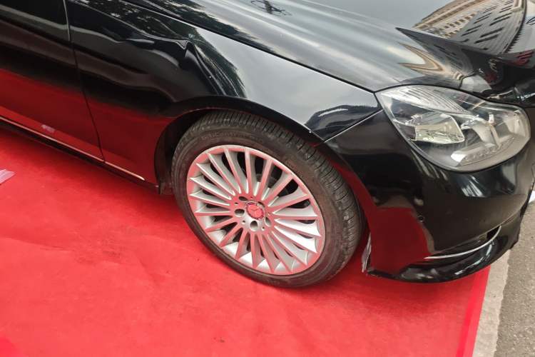 Used Mercedes-Benz E-Class 2015 E 200 L Right Front Wheel Hub