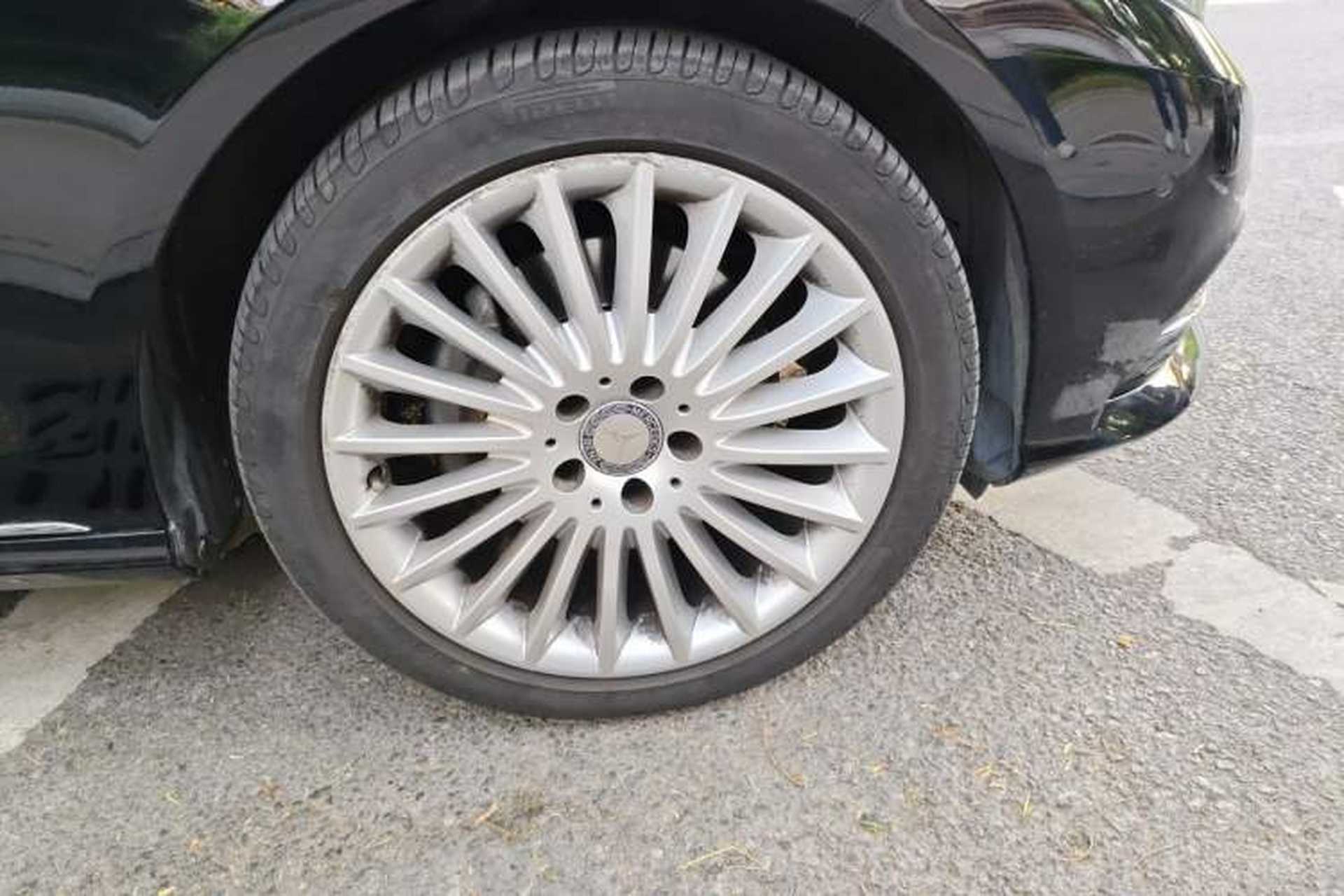 Used Mercedes-Benz E-Class 2015 E 260 L Right Front Wheel Hub