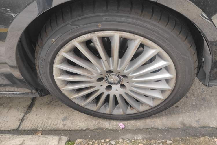 Used Mercedes-Benz E-Class 2015 E 200 L Right Front Wheel Hub