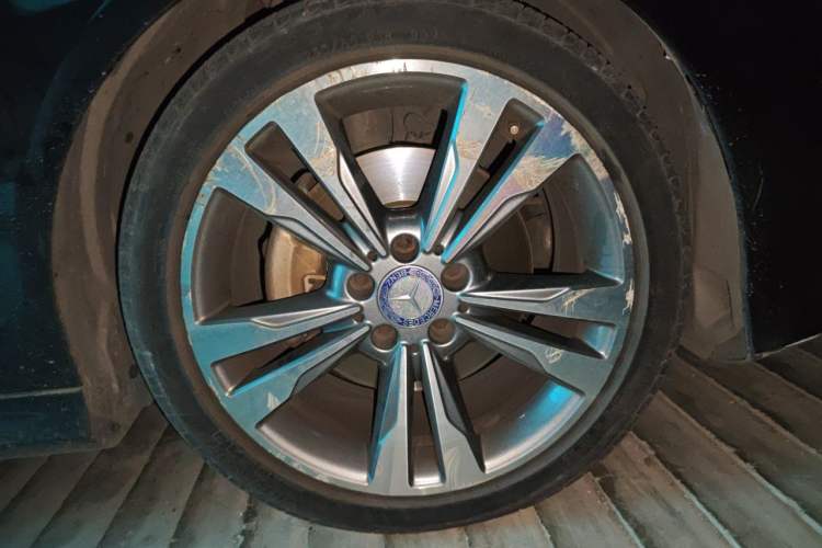 Used Mercedes-Benz E-Class 2015 E 260 L Sport Edition Right Front Wheel Hub